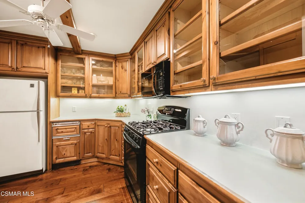 5676 Colodny Drive Agoura Hills, CA 91301