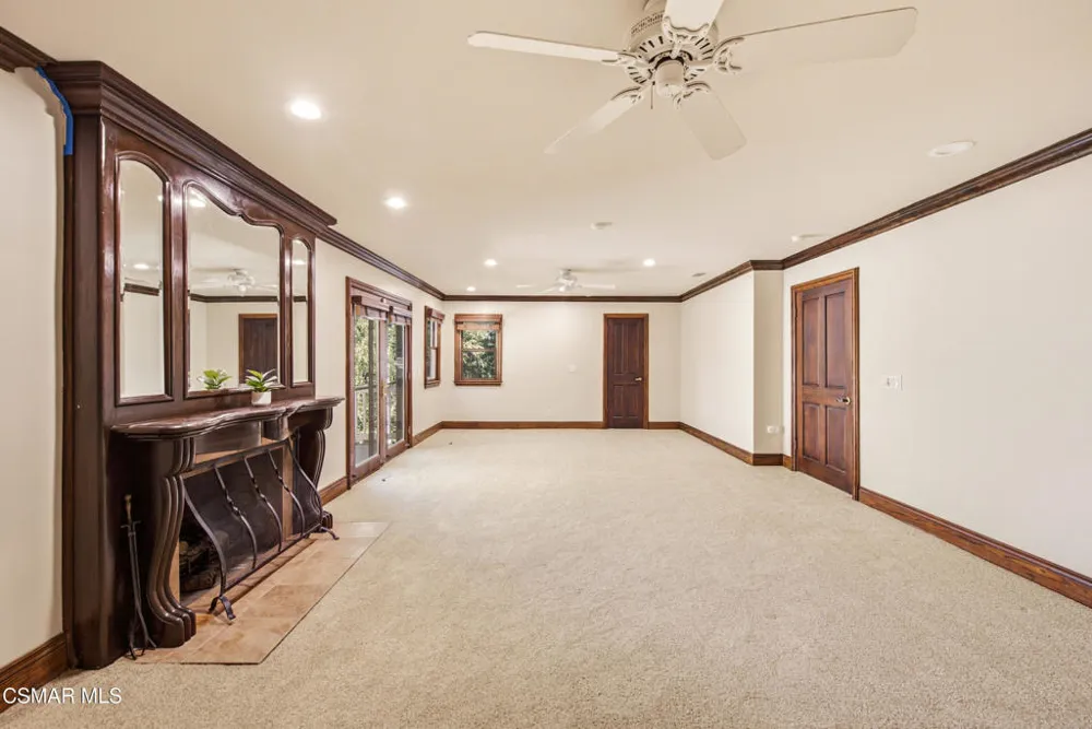 5676 Colodny Drive Agoura Hills, CA 91301