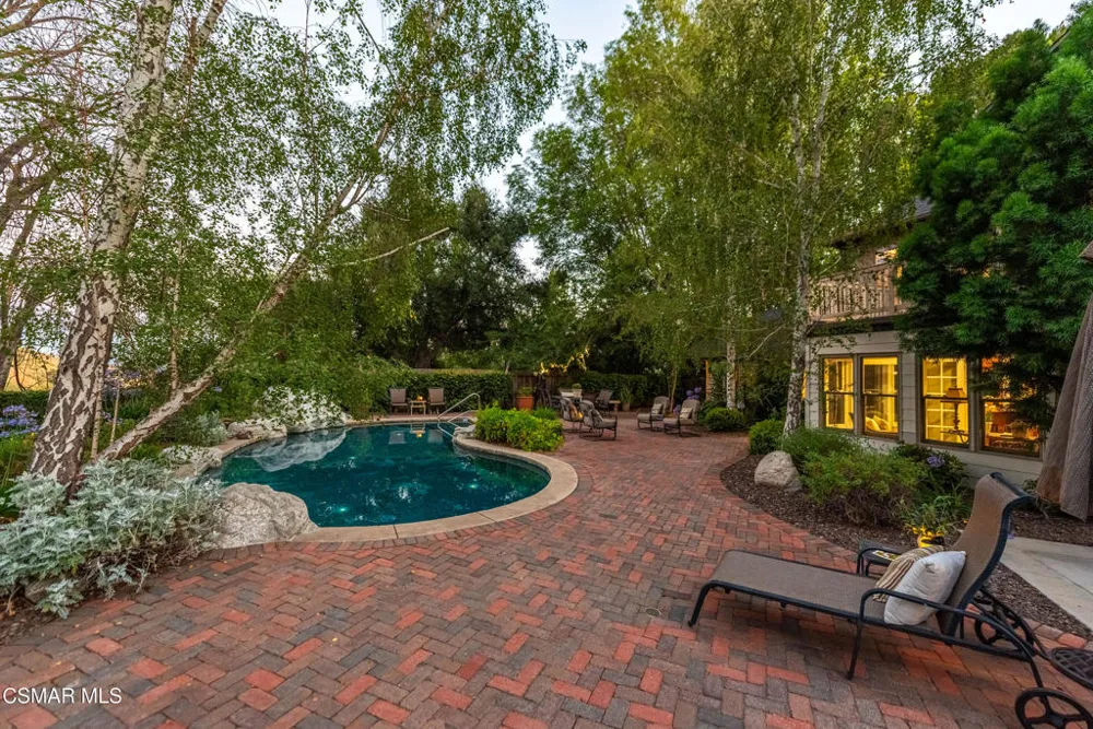 5676 Colodny Drive Agoura Hills, CA 91301