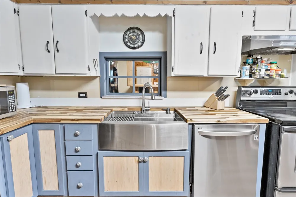 506 Pear Street Edna, TX 77957
