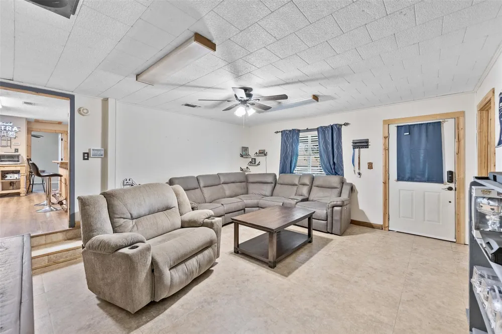 506 Pear Street Edna, TX 77957
