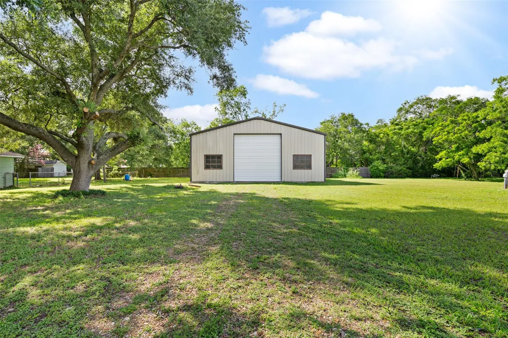 506 Pear Street Edna, TX 77957