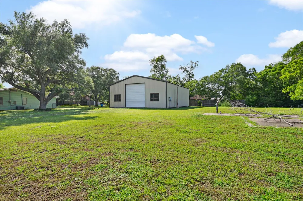 506 Pear Street Edna, TX 77957