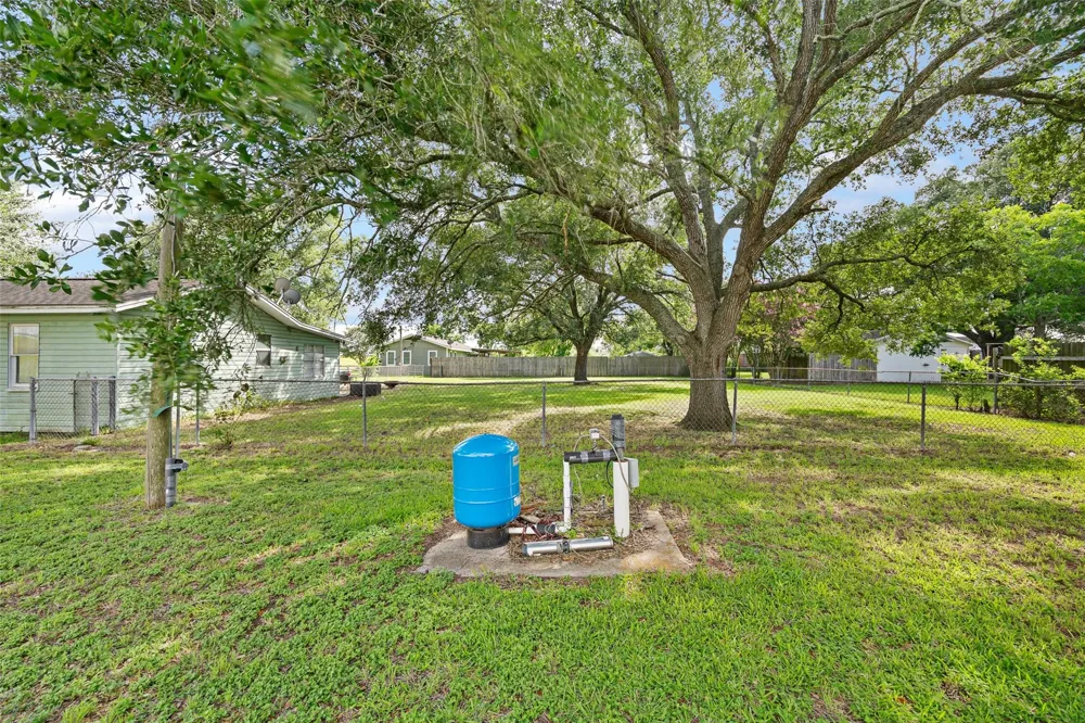 506 Pear Street Edna, TX 77957