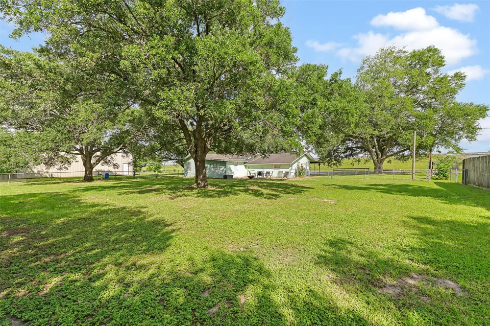 506 Pear Street Edna, TX 77957