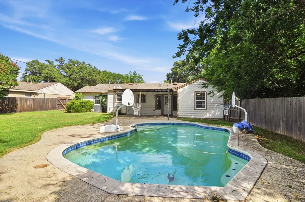 3524 South Drive Fort Worth, TX 76109