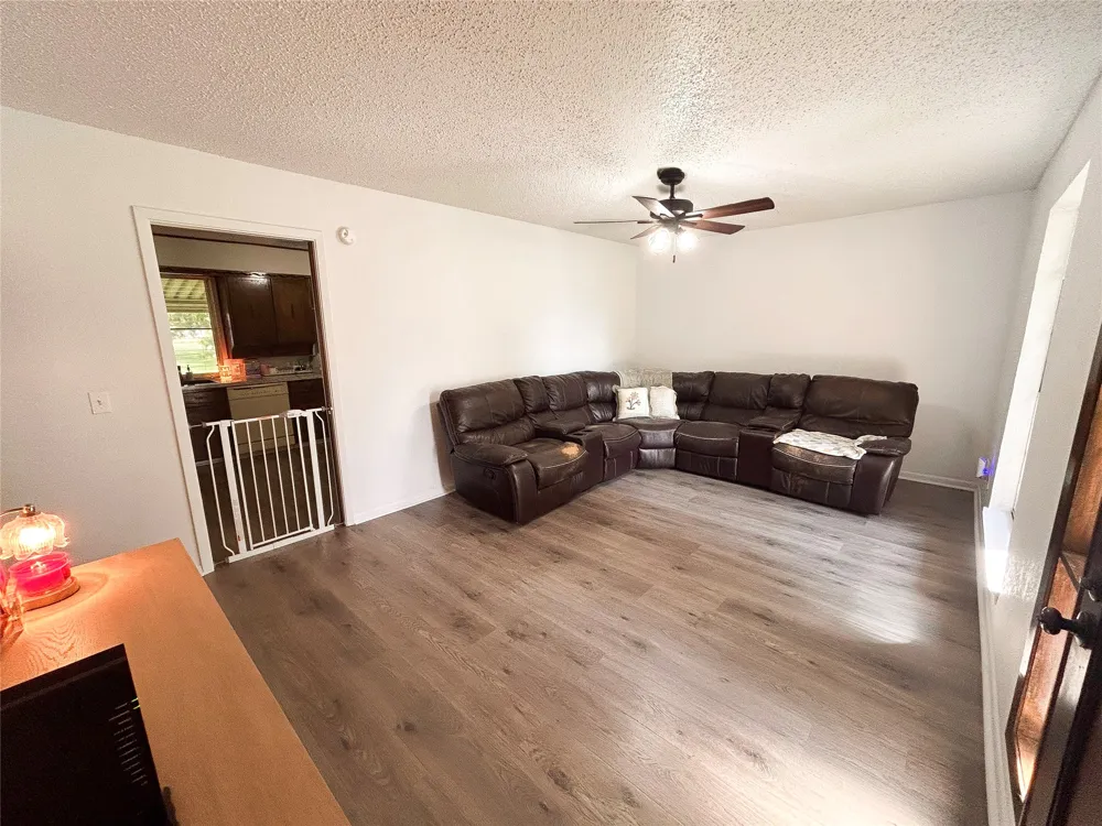 906 Zahara Street Bowie, TX 76230