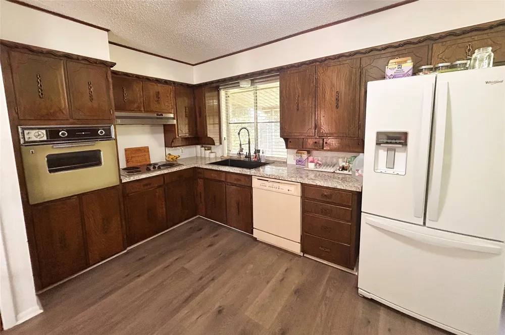 906 Zahara Street Bowie, TX 76230