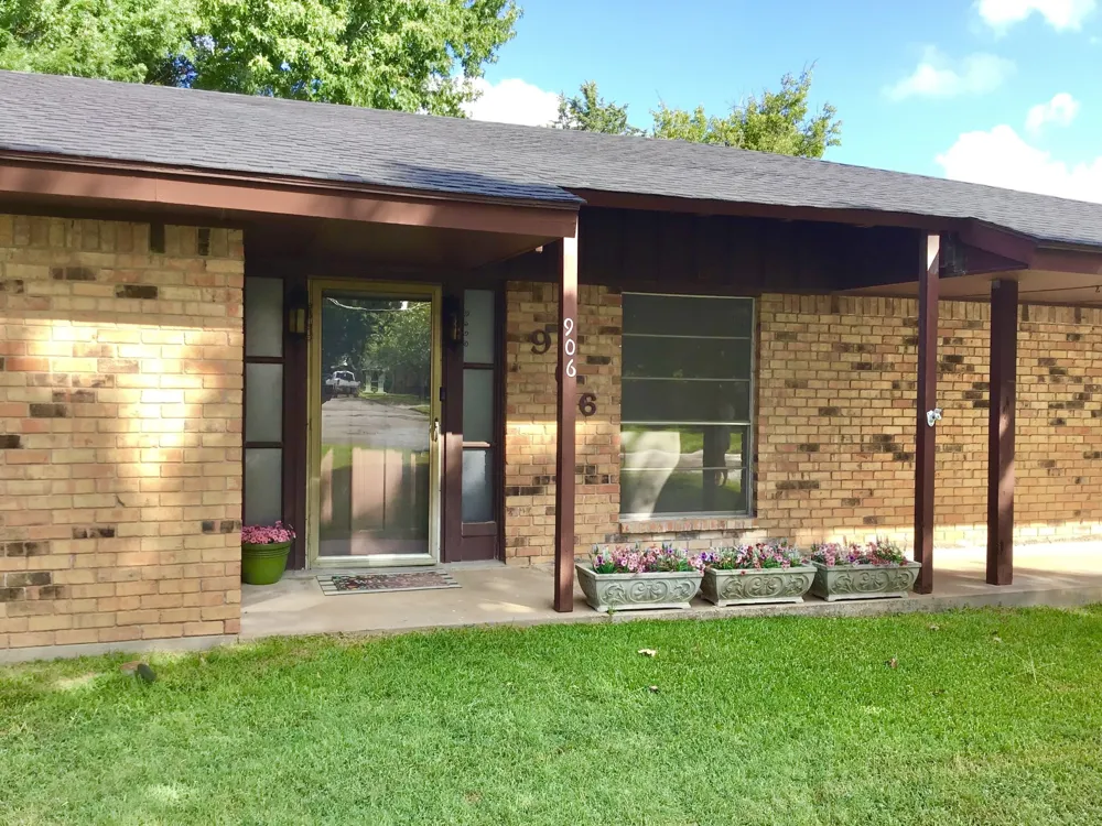906 Zahara Street Bowie, TX 76230