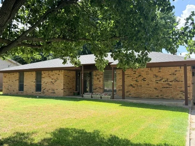906 Zahara Street Bowie, TX 76230