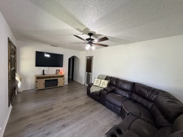 906 Zahara Street Bowie, TX 76230