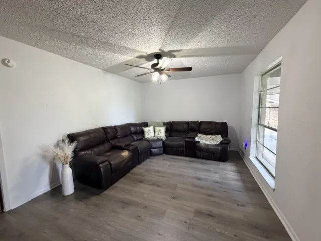 906 Zahara Street Bowie, TX 76230