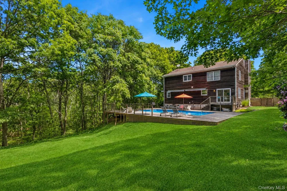 17 Squires Boulevard Hampton Bays, NY 11946