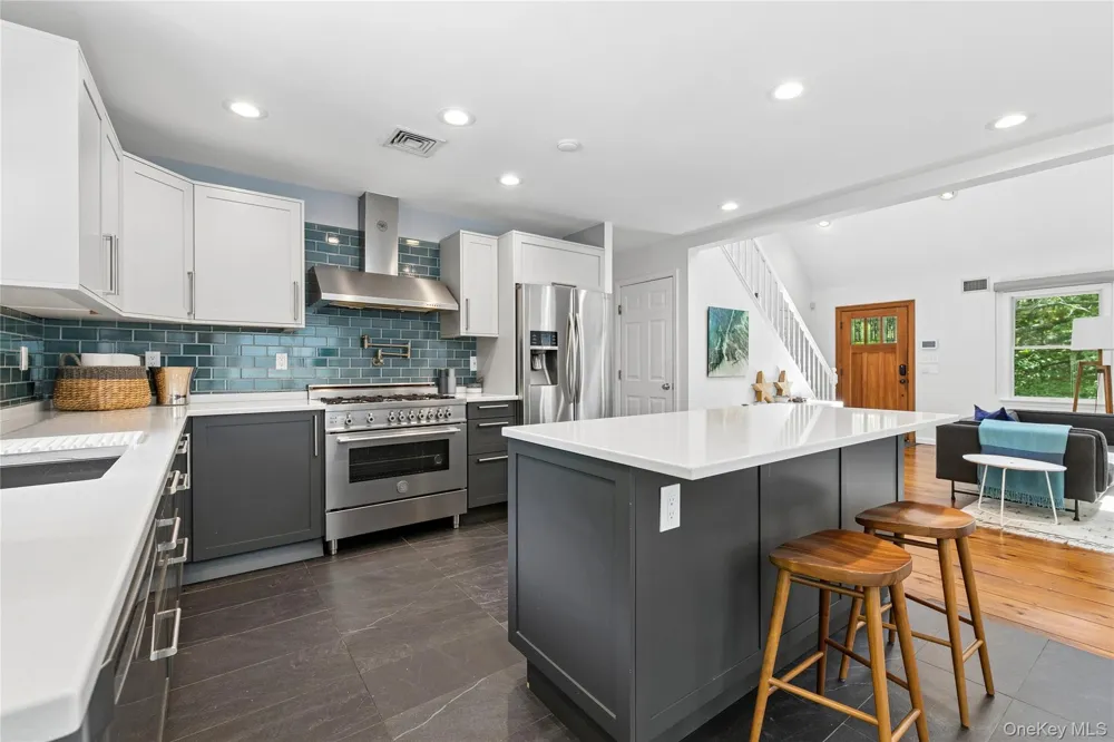 17 Squires Boulevard Hampton Bays, NY 11946