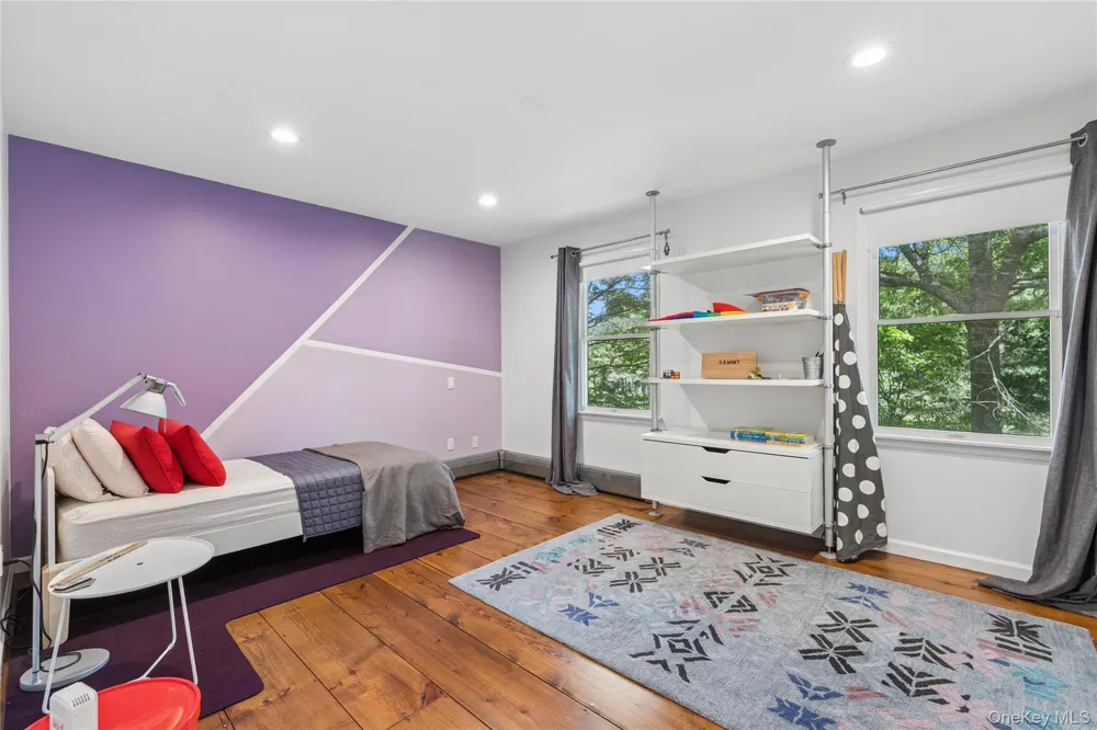 17 Squires Boulevard Hampton Bays, NY 11946