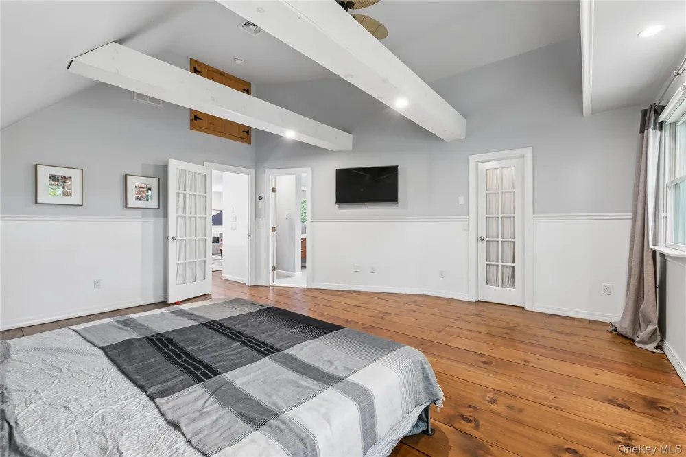 17 Squires Boulevard Hampton Bays, NY 11946