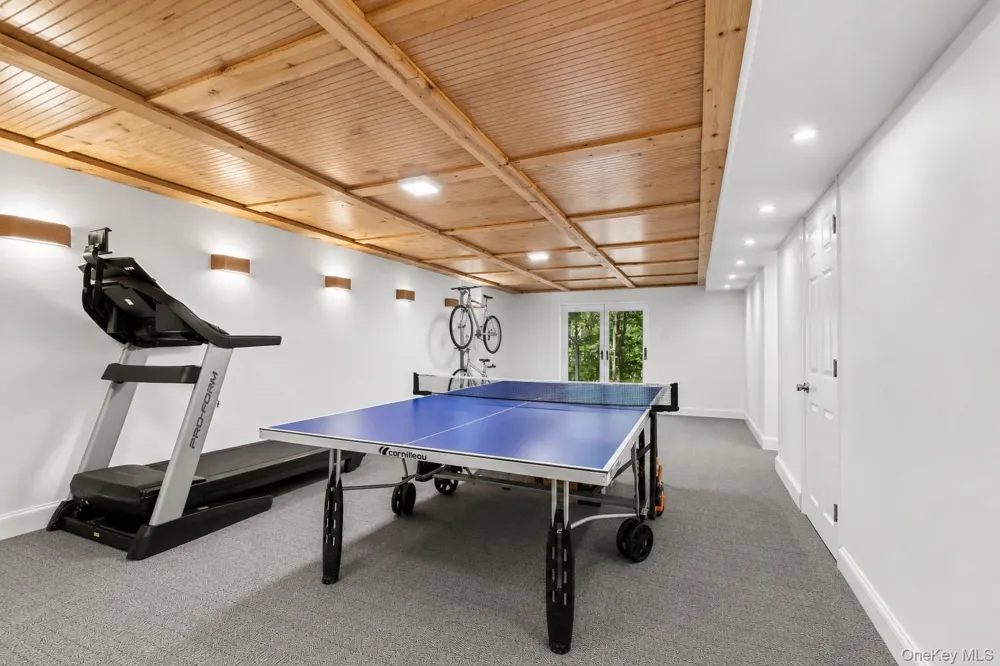 17 Squires Boulevard Hampton Bays, NY 11946