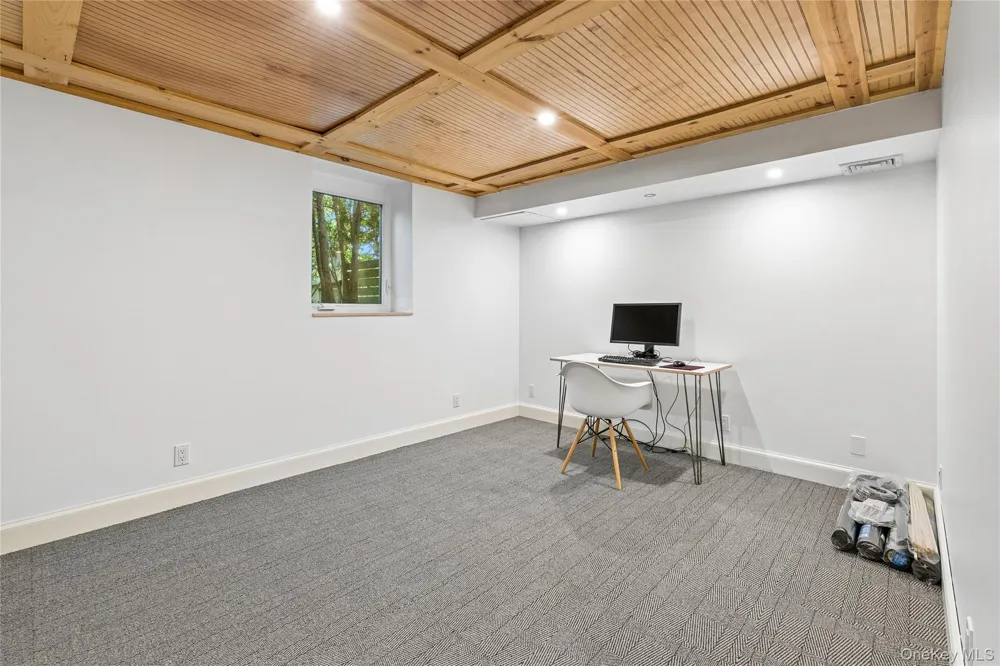 17 Squires Boulevard Hampton Bays, NY 11946