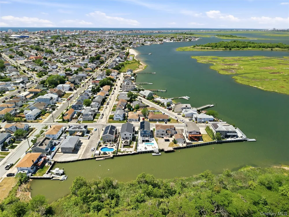 35 Redfield Road Island Park, NY 11558