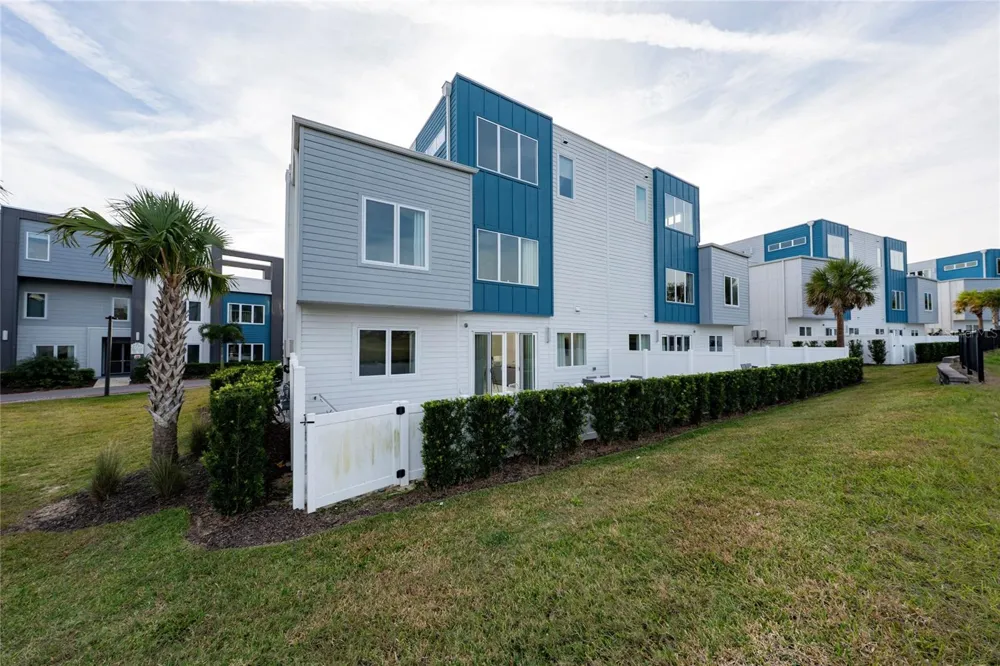 7740 SANDY RIDGE DRIVE #131 Reunion, FL 34747