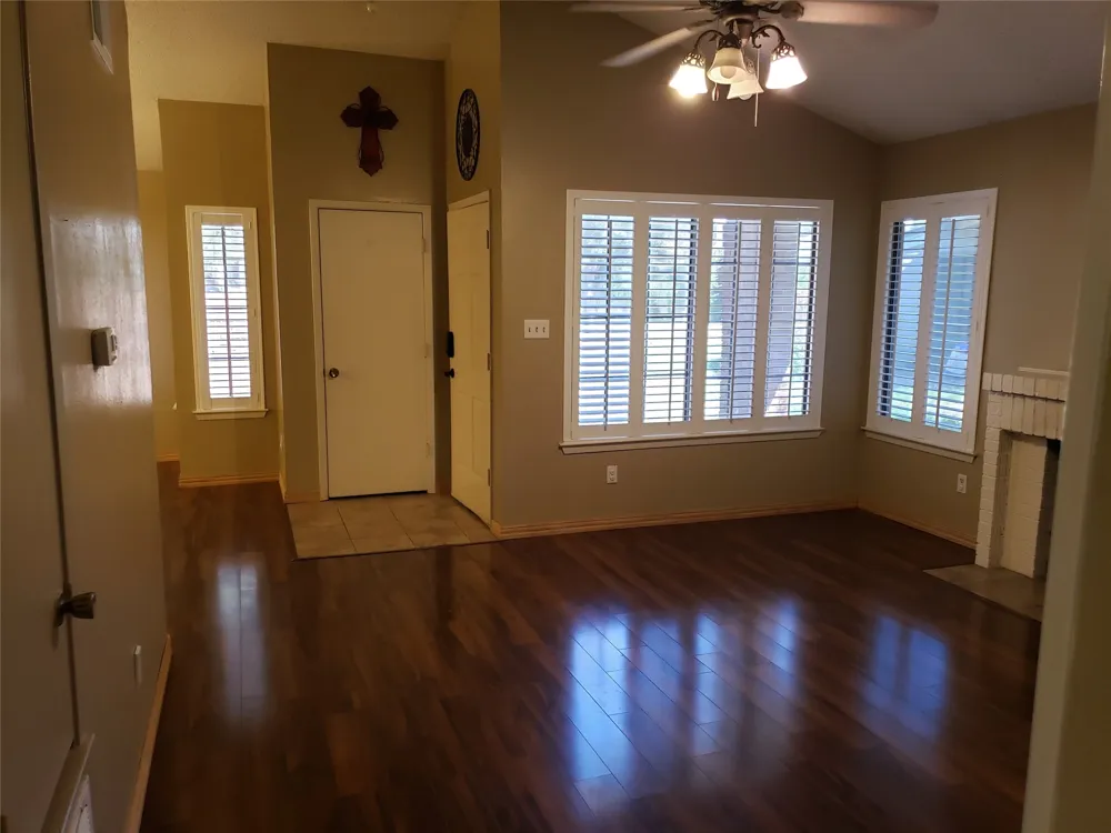 662 Prairie Dell Street Lewisville, TX 75067