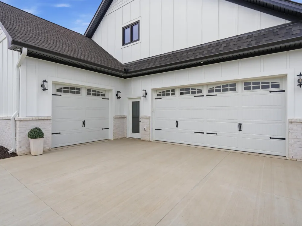 9034 York Crest Drive Saline, MI 48176
