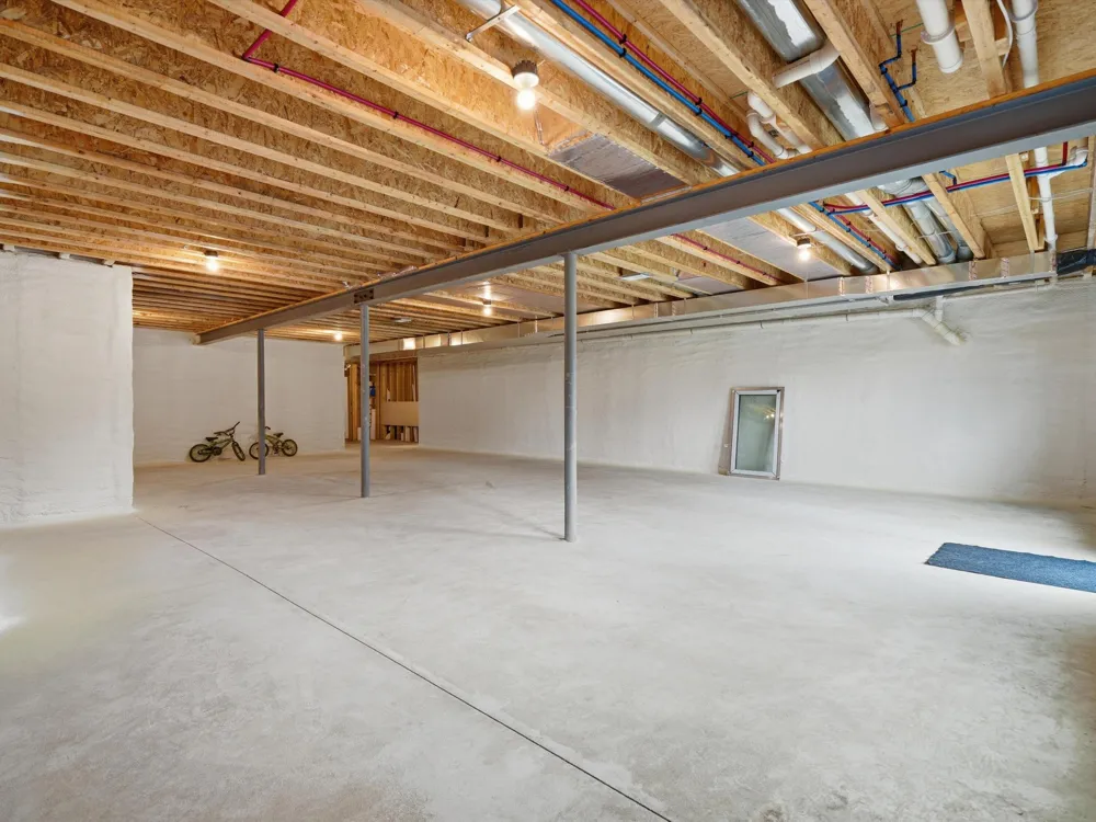 9034 York Crest Drive Saline, MI 48176
