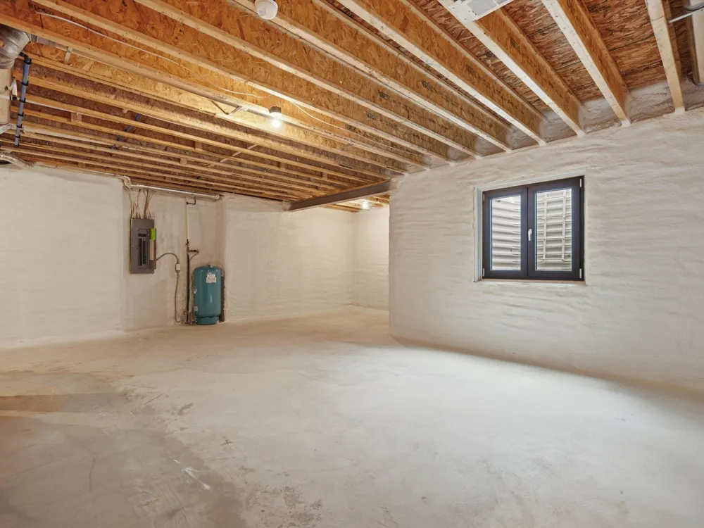 9034 York Crest Drive Saline, MI 48176
