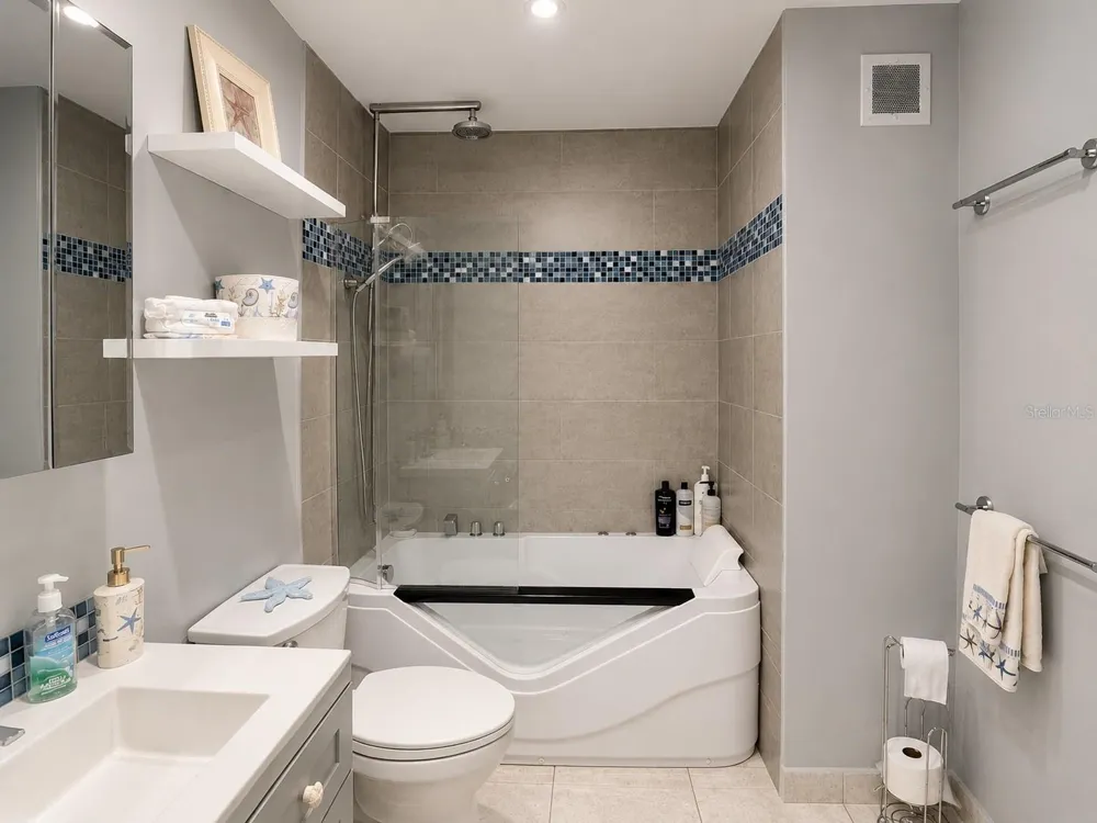 200 OCEAN DRIVE #231 Humacao, PR 00791
