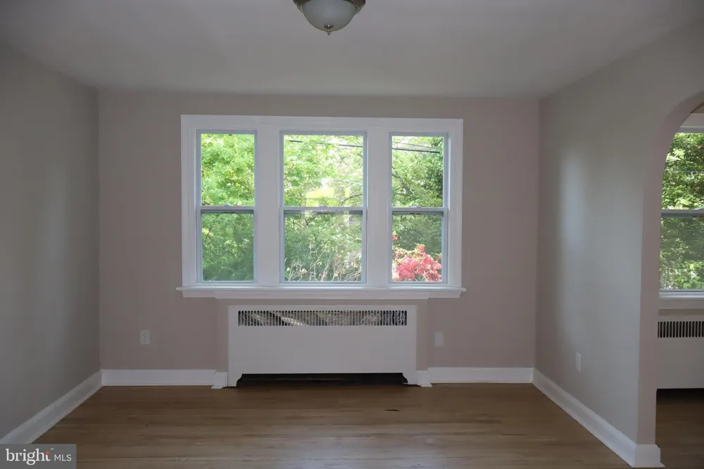 1516 SURREY LANE Wynnewood, PA 19096