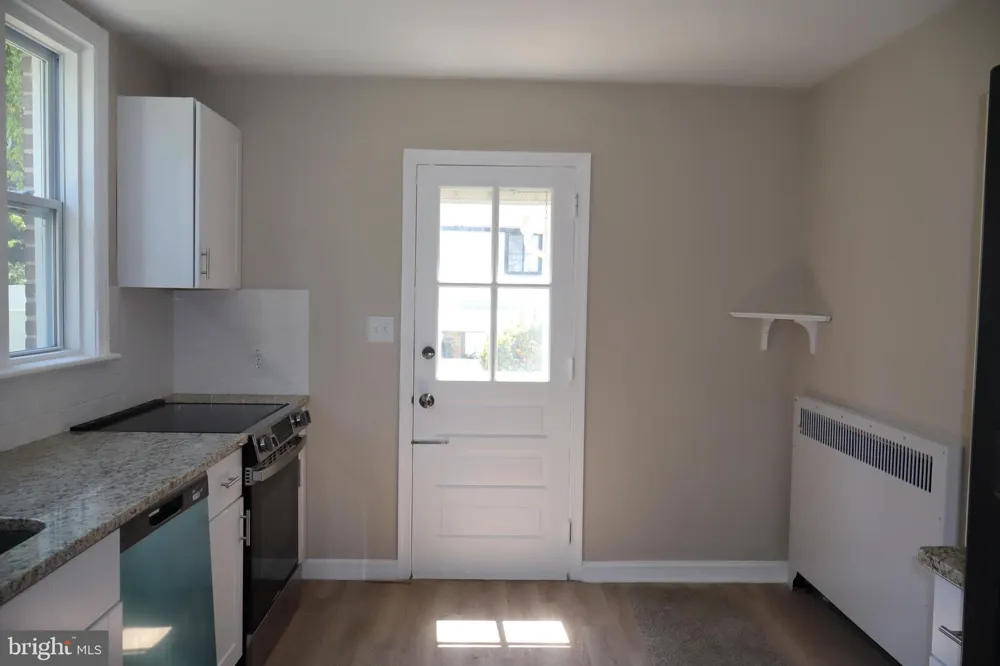 1516 SURREY LANE Wynnewood, PA 19096