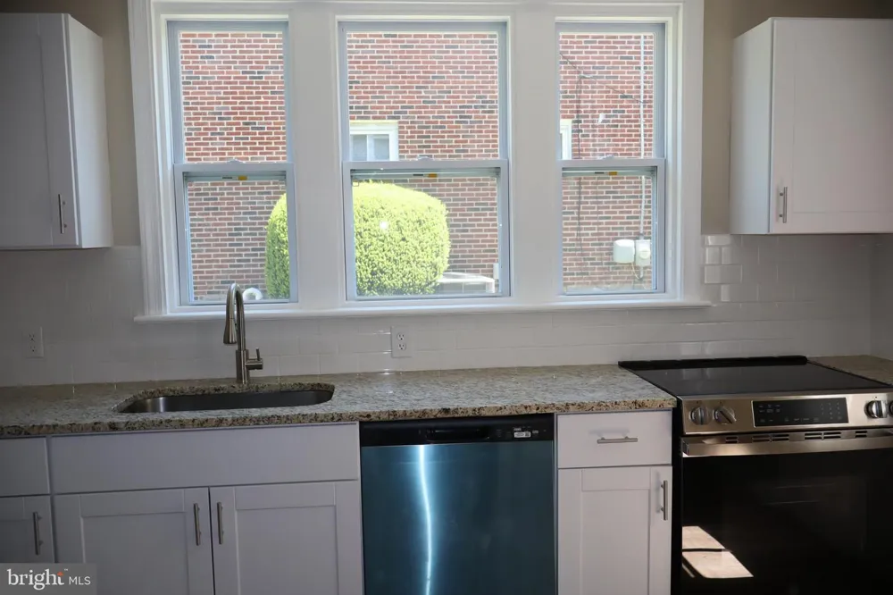 1516 SURREY LANE Wynnewood, PA 19096