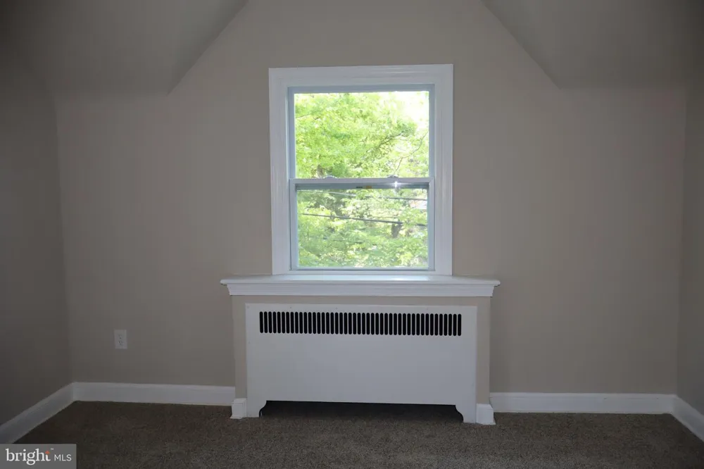 1516 SURREY LANE Wynnewood, PA 19096