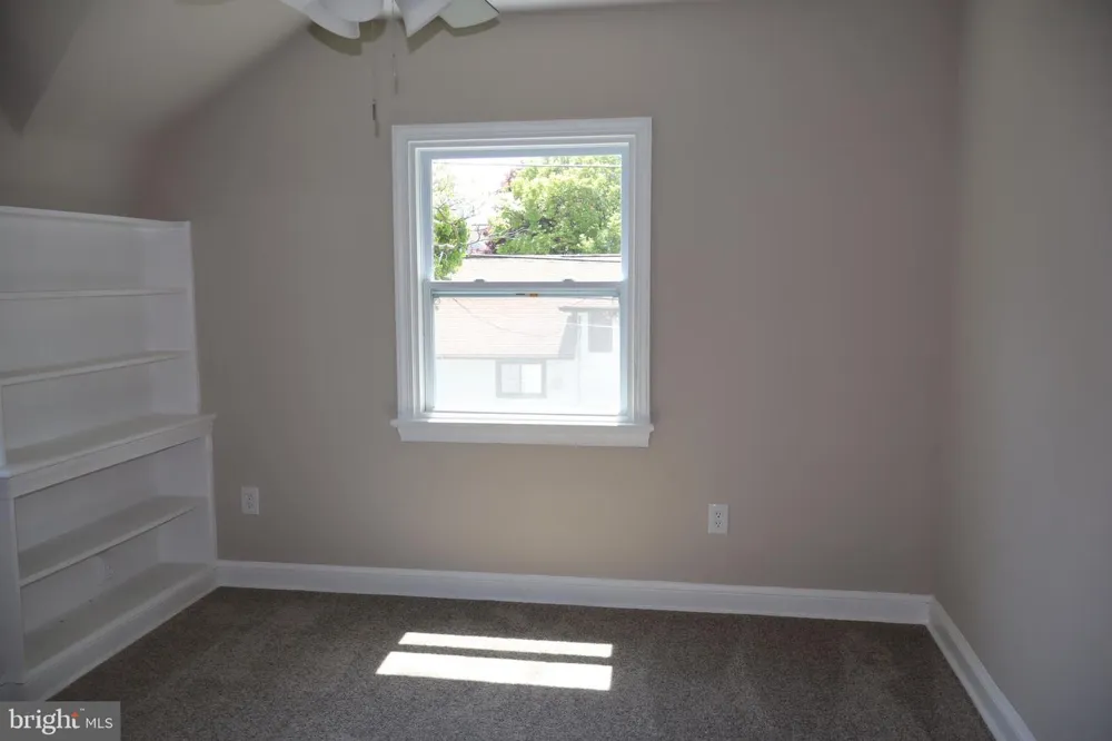 1516 SURREY LANE Wynnewood, PA 19096