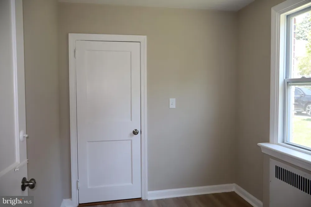 1516 SURREY LANE Wynnewood, PA 19096