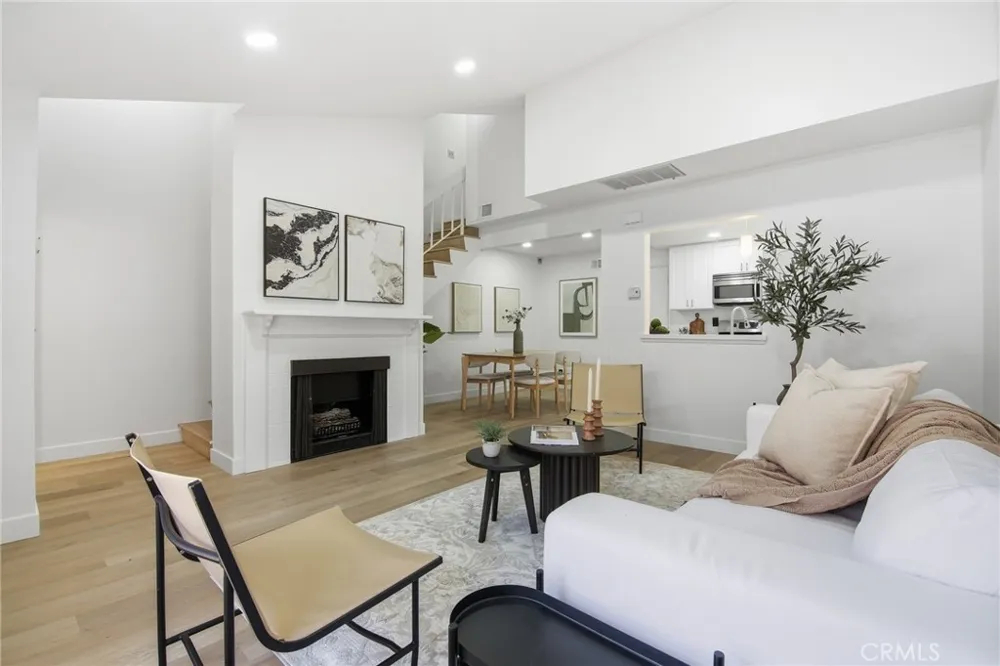 3342 Elm Avenue #26 Long Beach, CA 90807