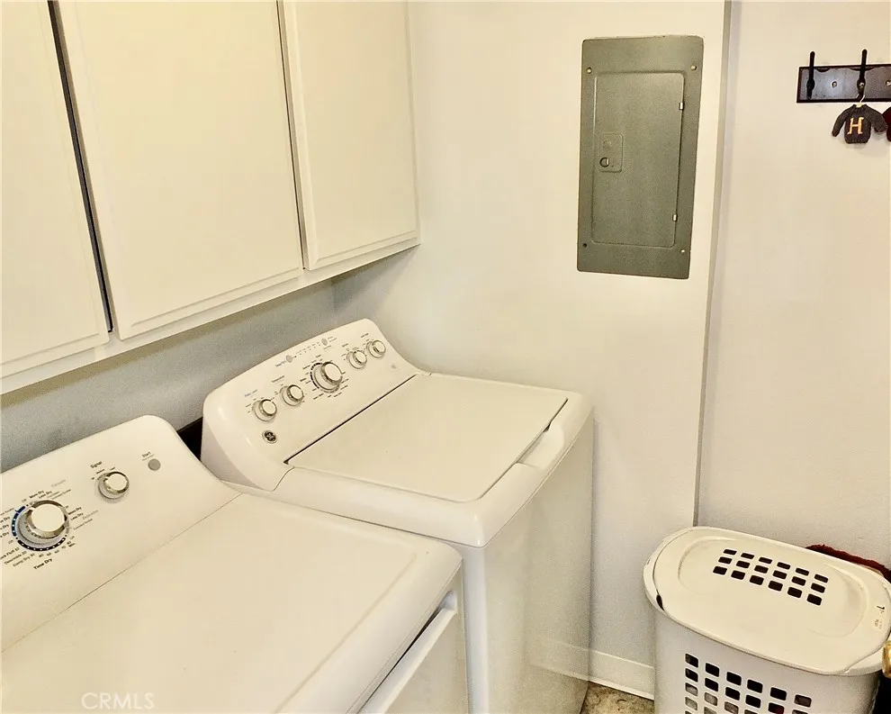 10420 Downey #203 Downey, CA 90241