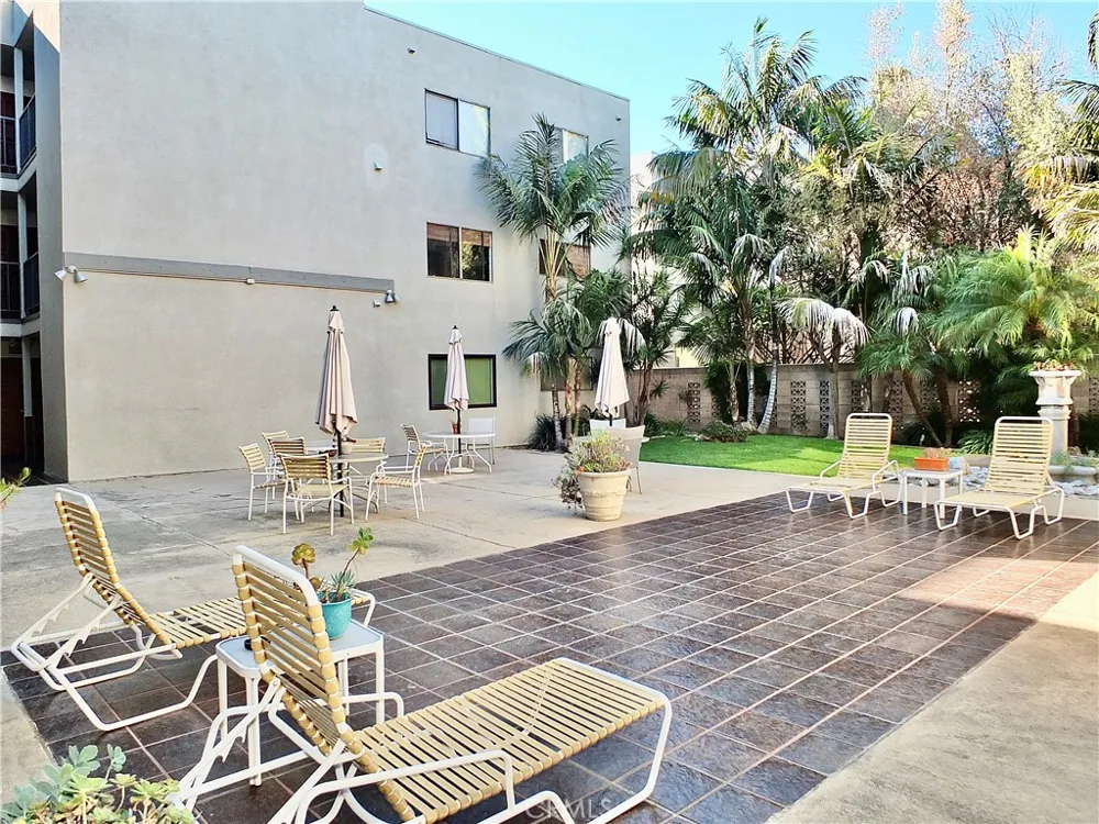 10420 Downey #203 Downey, CA 90241
