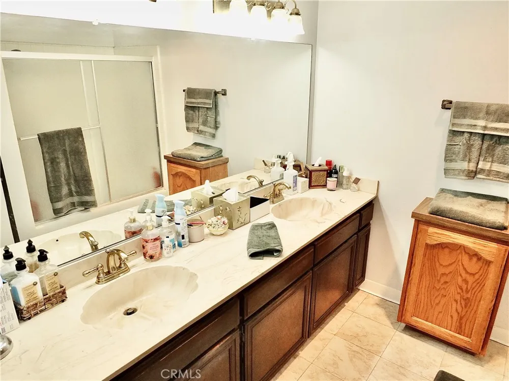 10420 Downey #203 Downey, CA 90241