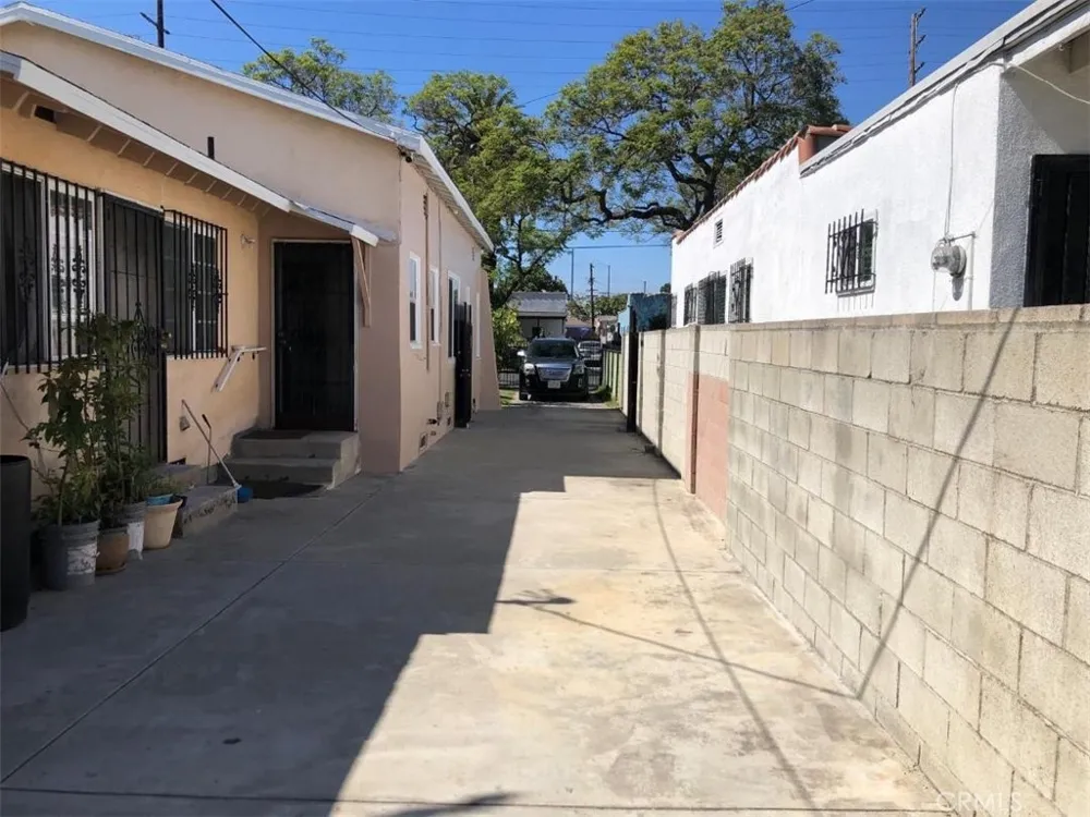 424 E 91st Street Los Angeles, CA 90003