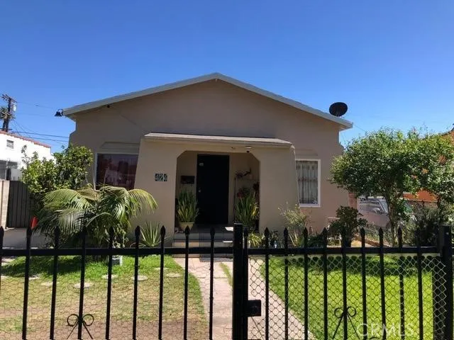 424 E 91st Street Los Angeles, CA 90003