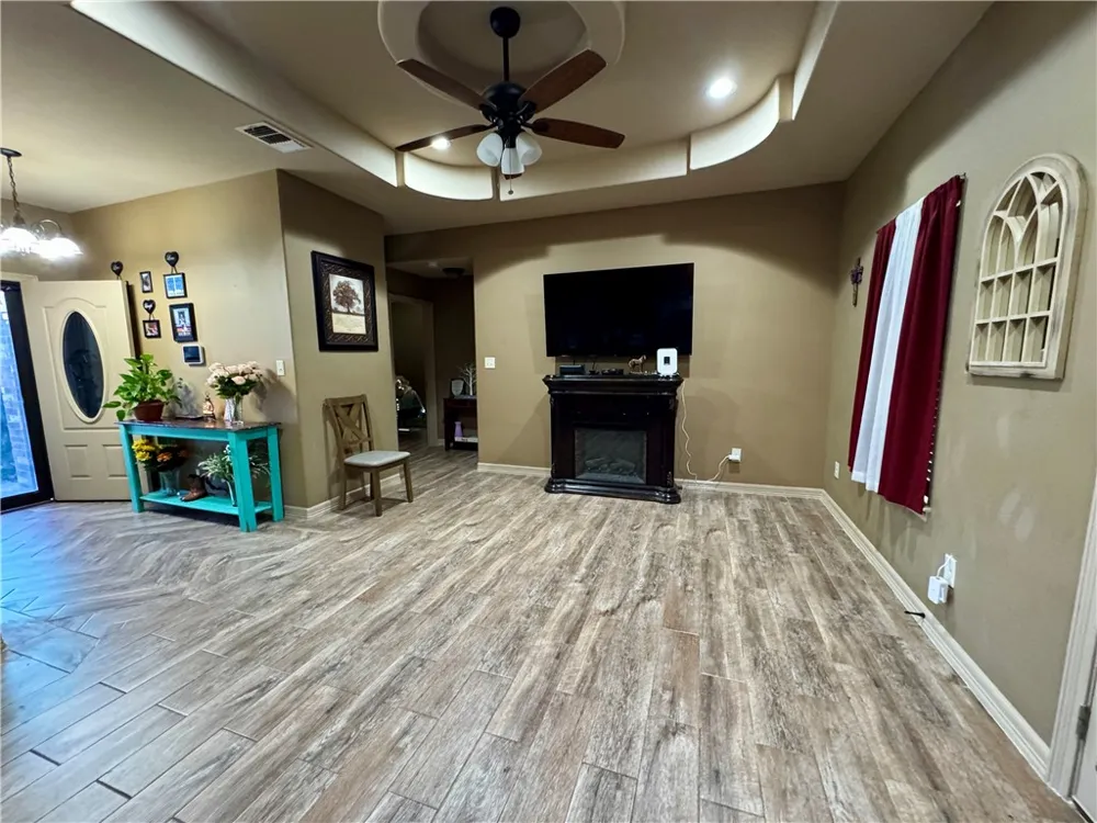 1521 Seabreeze Street Alice, TX 78332