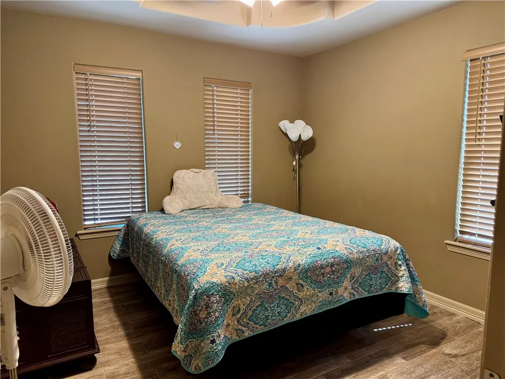 1521 Seabreeze Street Alice, TX 78332