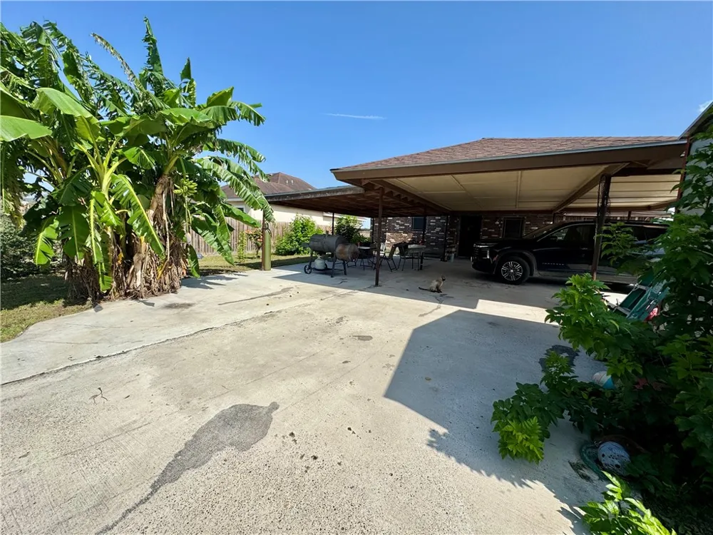 1521 Seabreeze Street Alice, TX 78332