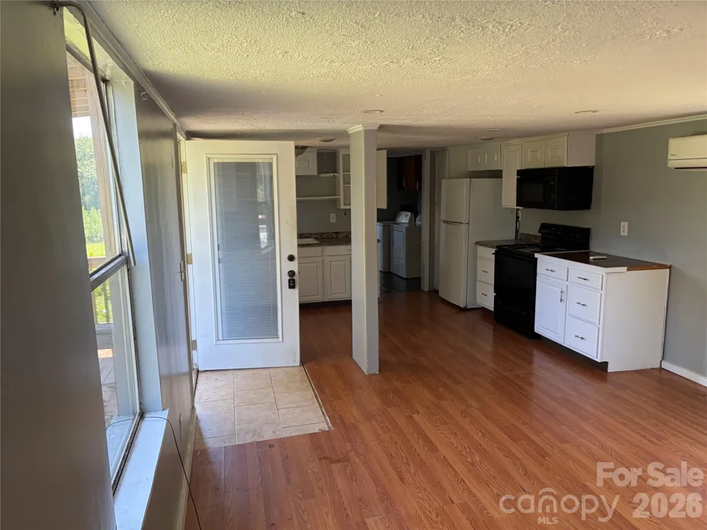 5027 Lineberger Loop Road Denver, NC 28037