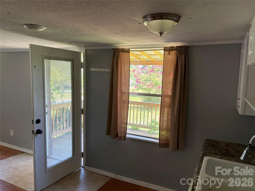 5027 Lineberger Loop Road Denver, NC 28037