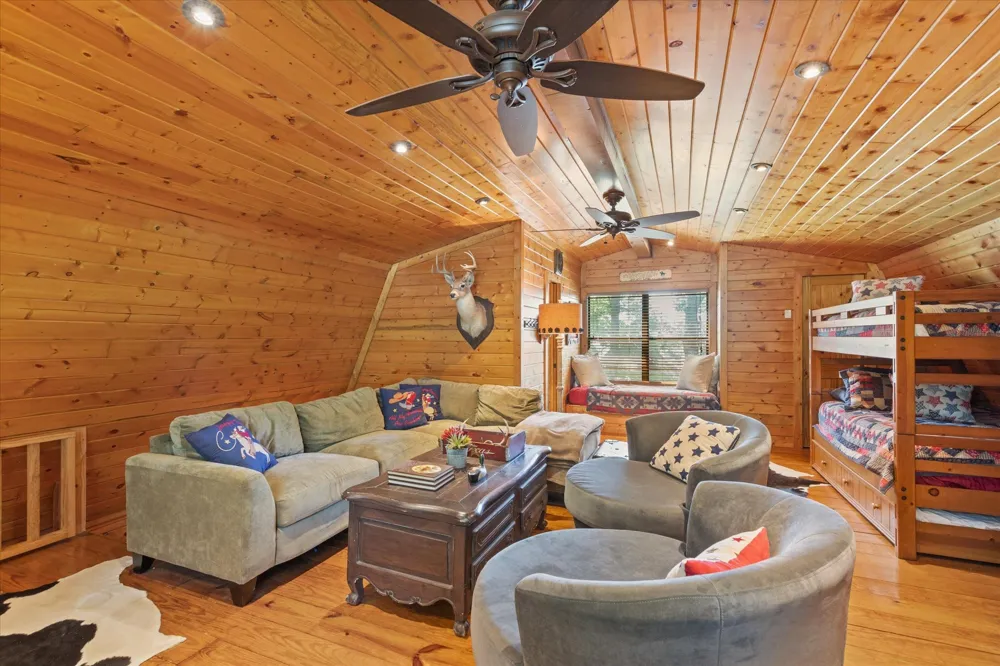 900 King Thomas Drive Scroggins, TX 75480