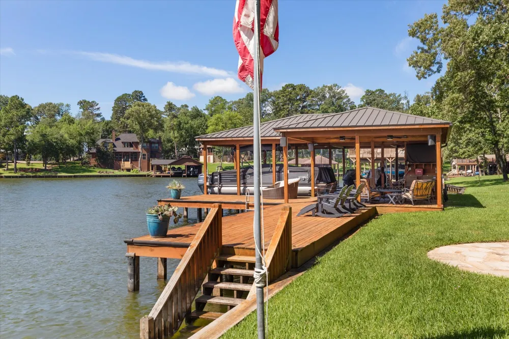 900 King Thomas Drive Scroggins, TX 75480