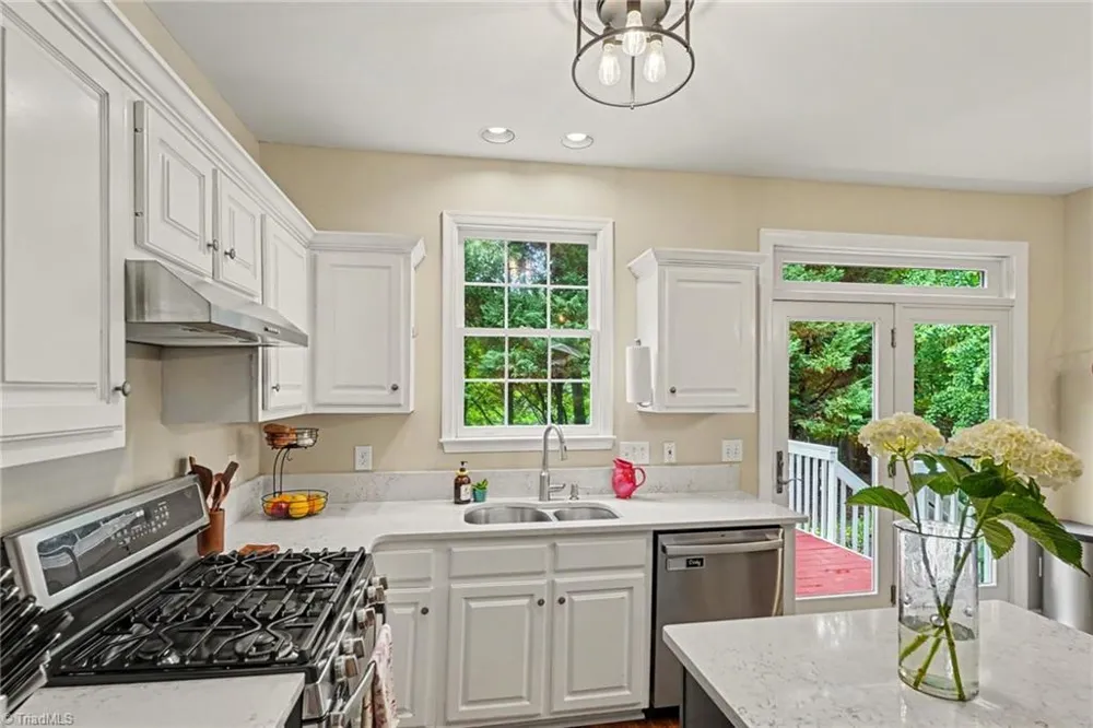 3116 Southhampton Drive Jamestown, NC 27282