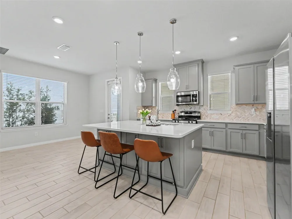 13631 RANGELAND BOULEVARD Odessa, FL 33556